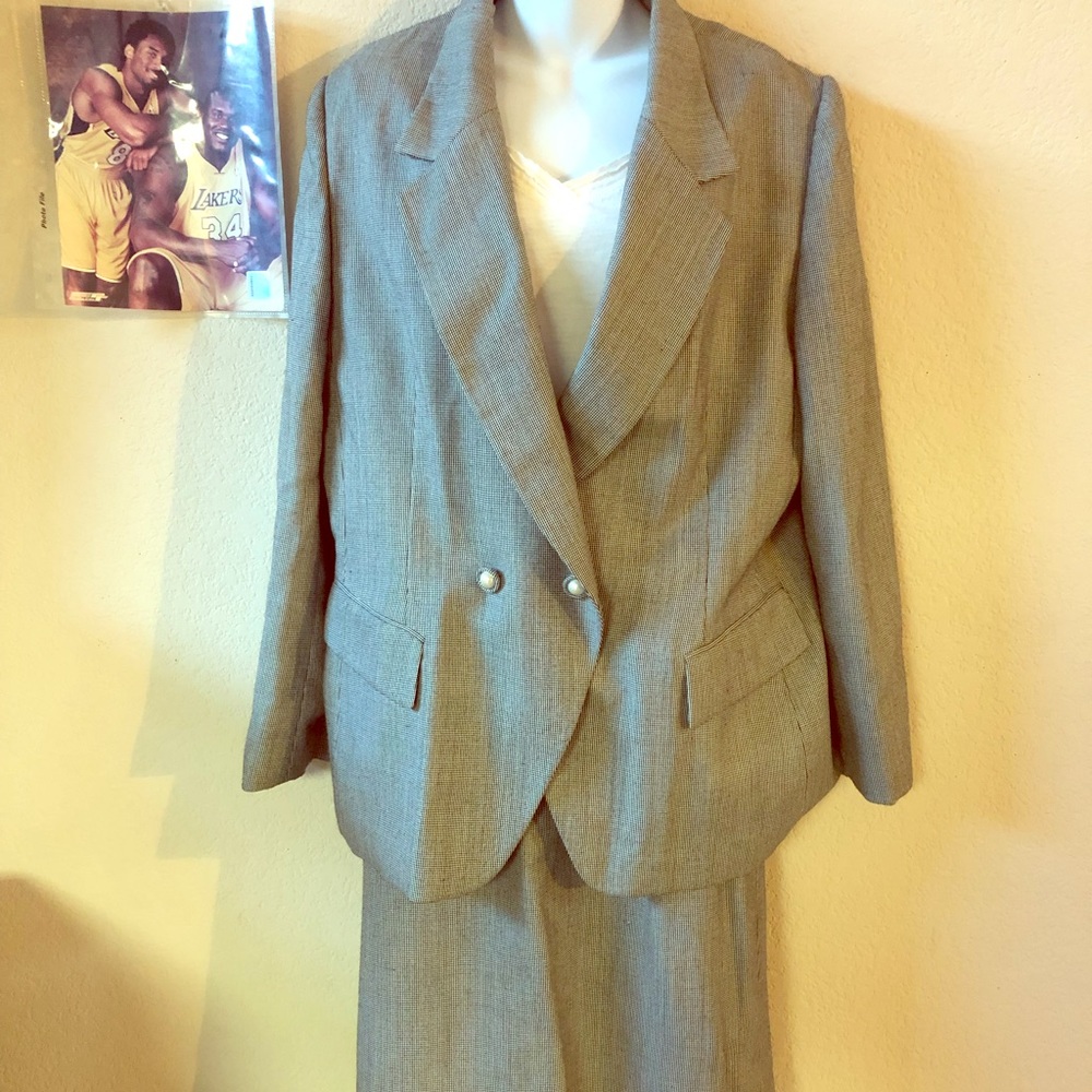 Emily Vintage Hooth suit